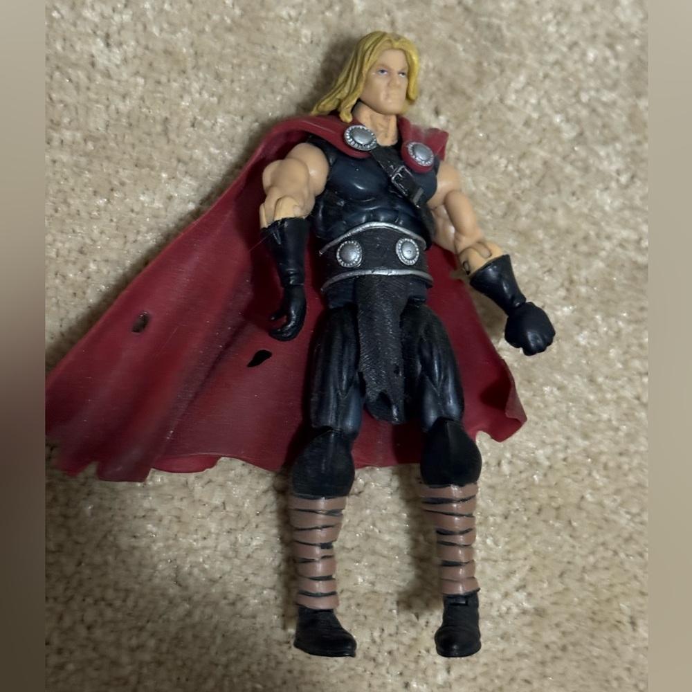Thor Marvel Universe 3.75 Inches Action Figure No Box Missing Accessories